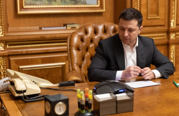 Глава держави обговорив з Президентом Європейської комісії розвиток безпекової ситуації навколо України та питання енергетичної безпеки