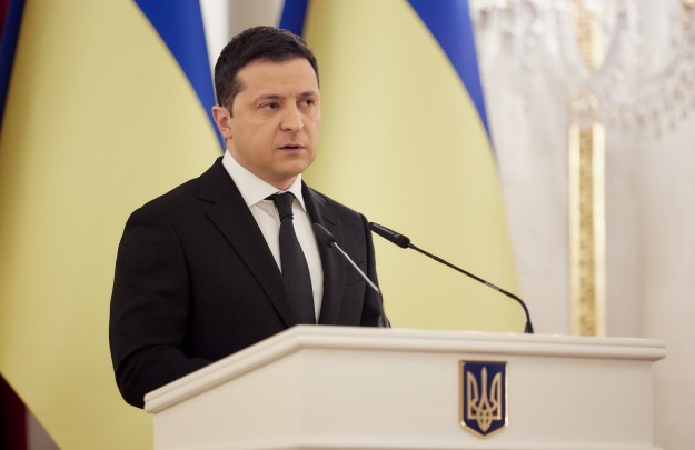 Глава держави – іноземним дипломатам: Найпростіше, чим можете допомогти, – бути в Україні