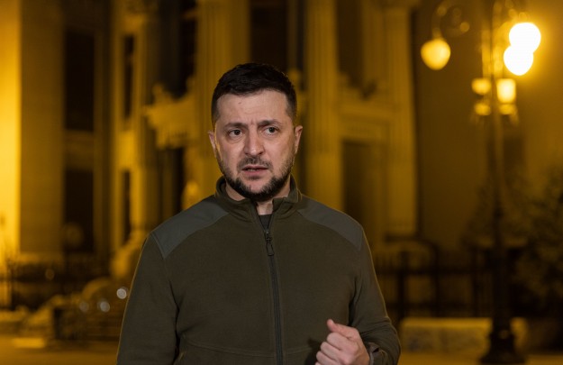 Глава держави доручив розробити комплексну програму допомоги українцям, які були вимушені залишити свої домівки через бойові дії