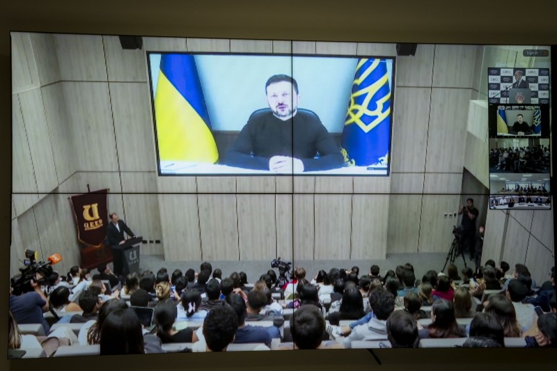 Володимир Зеленський поспілкувався зі студентами та викладачами закладів вищої освіти Еквадору