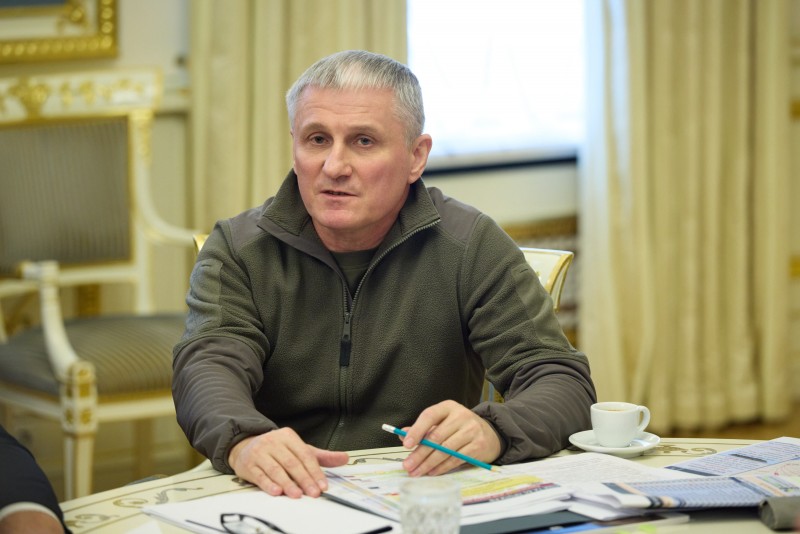 Президент провів нараду щодо подальшої санкційної роботи України: тіньовий флот, російський ВПК та дипстрайки Президент провів нараду щодо подальшої санкційної роботи України: тіньовий флот, російський ВПК та дипстрайки