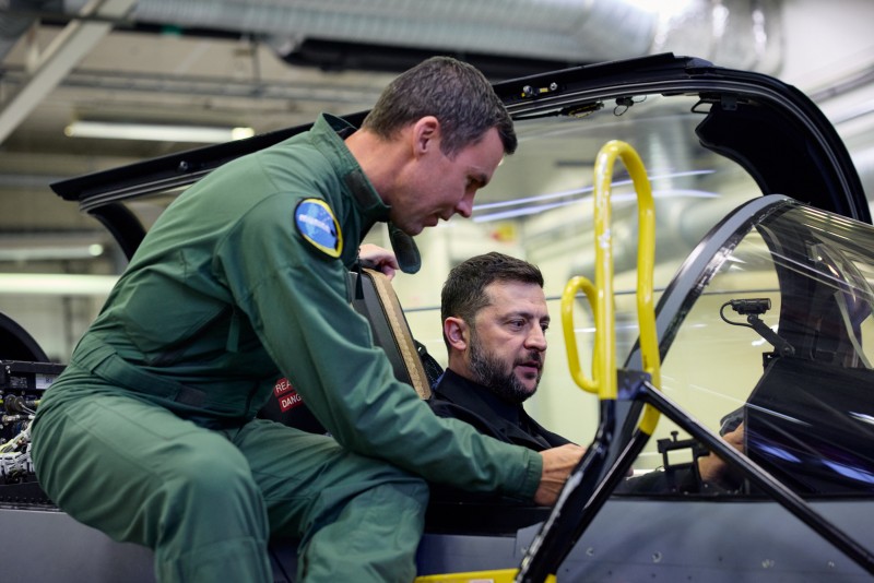 Домовленість щодо «гріпенів», нові санкційні кроки проти Росії, розширення ініціативи PURL і збільшення енергетичної підтримки України – ключові результати дипломатичної роботи Президента в жовтні Домовленість щодо «гріпенів», нові санкційні кроки проти Росії, розширення ініціативи PURL і збільшення енергетичної підтримки України – ключові результати дипломатичної роботи Президента в жовтні