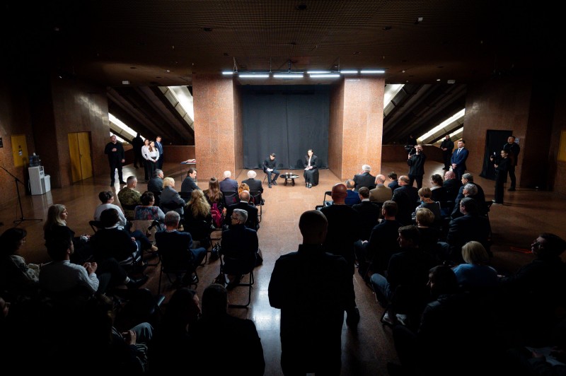 Президент зустрівся з діячами культури напередодні Всеукраїнського дня працівників культури та майстрів народного мистецтва Президент зустрівся з діячами культури напередодні Всеукраїнського дня працівників культури та майстрів народного мистецтва