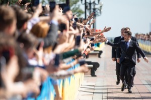 Володимир Зеленський йде на урочисте засідання Верховної Ради для складання присяги Президента України, 20 травня 2019 року