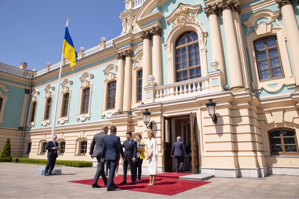 Володимир Зеленський пообіцяв міжнародним партнерам, що світ пишатиметься Україною