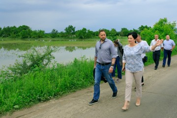 Помічник Президента України Андрій Єрмак за дорученням Глави держави відвідав Закарпатську область, що постраждала від паводка, та зустрівся з родиною загиблого школяра