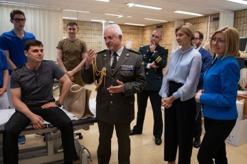 President's wife Olena Zelenska met with Ukrainian soldiers who undergo rehabilitation in the hospital of Brussels