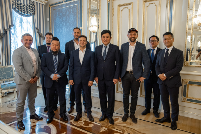 Президент України зустрівся із засновником японської компанії