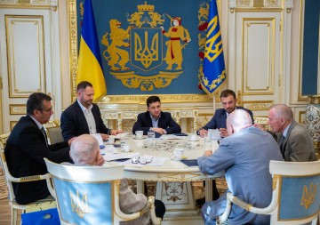 Президент обговорив з представниками НАН перспективи розвитку науки в Україні