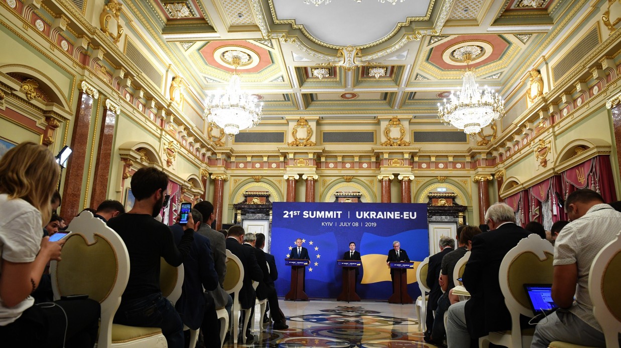 I believe we are moving towards a sustainable ceasefire and I welcome the unwavering position of the EU as regards Russia's behavior - Head of State