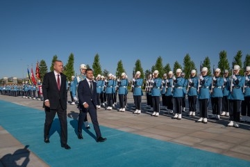 В Анкарі відбулася офіційна церемонія зустрічі президентів України та Туреччини