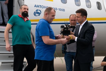 Володимир Зеленський про повернення 35 утримуваних українців додому: Ми зробили перший крок і знаємо, що робити далі