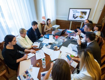 В Офісі Президента скоординували зусилля з розробки інструментів захисту дітей від онлайн-загроз