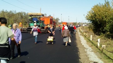 У Станиці Луганській триває відновлення мосту