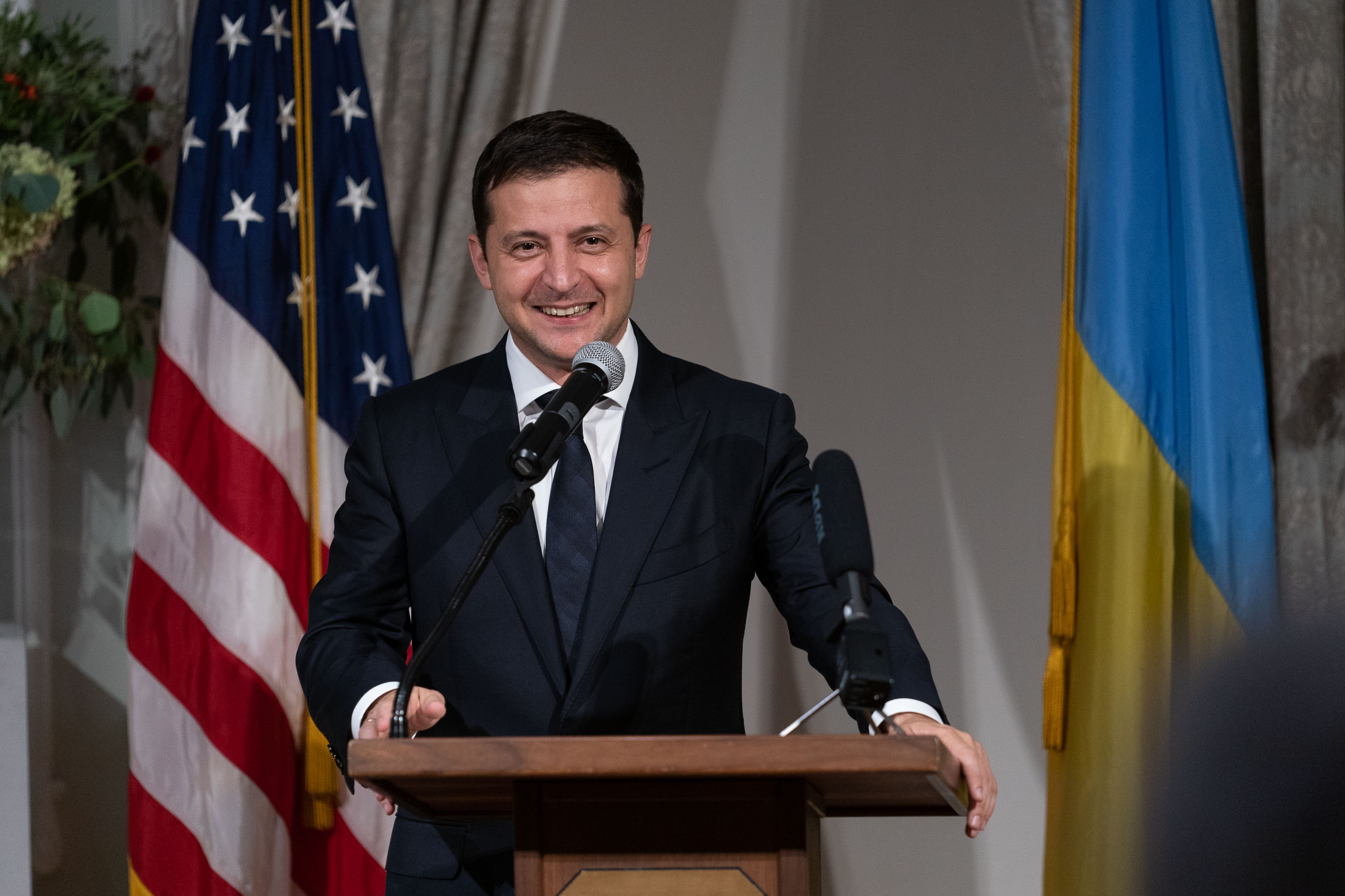 Байден смотрит на зеленскую. Зеленский США Байден. Зеленский поздравил Байдена. Путин Зеленский Байден. Трамп Байден Зеленский.