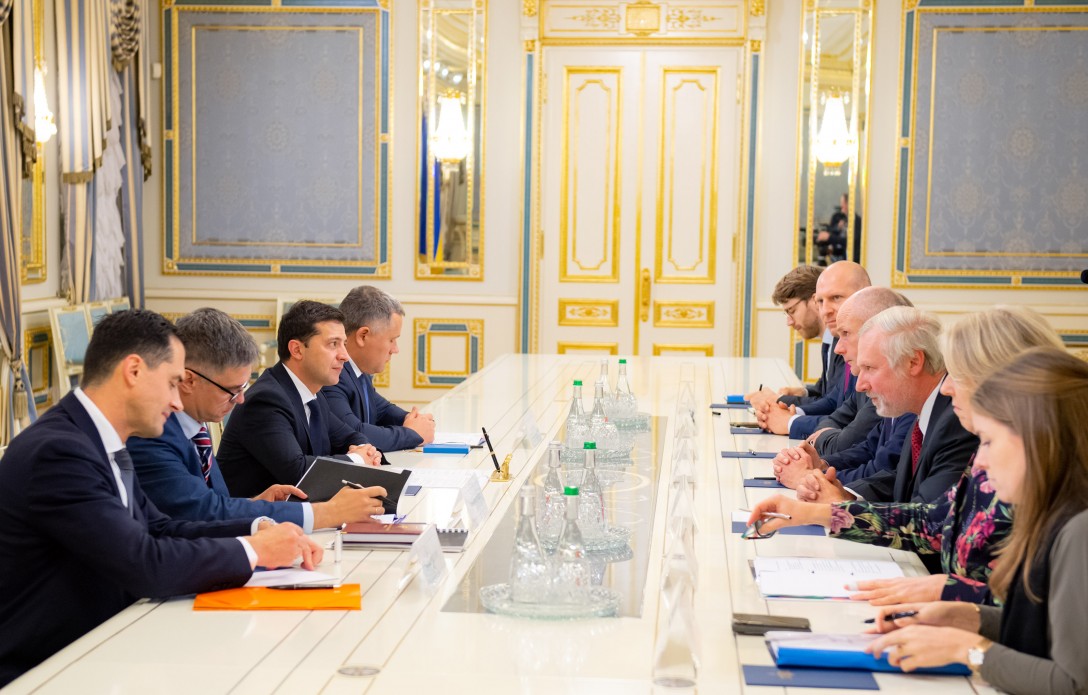 Президент України зустрівся з міністром закордонних справ Нідерландів