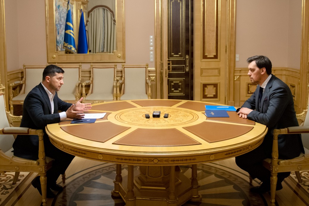Fair salaries, personnel changes and cooperation with parliament: President of Ukraine set a number of urgent tasks for Oleksiy Honcharuk's government