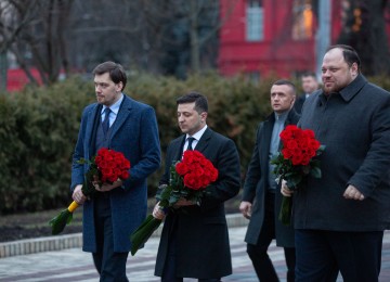 On the Day of Unity, President laid flowers to the monuments to Taras Shevchenko and Mykhailo Hrushevsky