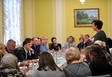 Зустріч Президента України з родичами Героїв Небесної Сотні