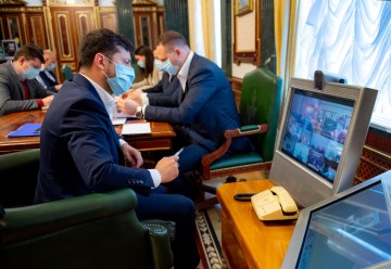 Україні потрібно більше економічних рішень під час виходу з епідемії – Президент