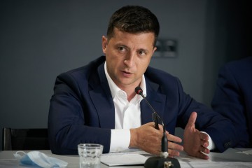 The outflow of personnel abroad can be stopped by providing decent working conditions in Ukraine, affordable lending and mortgages - President at a meeting with business in Volyn