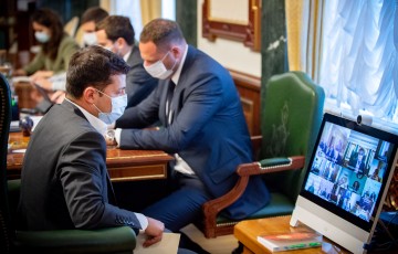 President calls on government to clearly translate quarantine rules, economic programs to overcome poverty, create all conditions for vaccine production in Ukraine