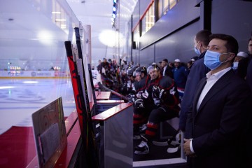 Volodymyr Zelenskyy took part in the opening of a modern ice arena in Mariupol: This is a great victory for the city, for Donbas and for the whole of Ukraine