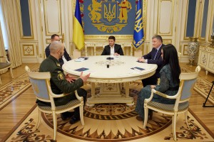Президент України Володимир Зеленський зустрівся з нацгвардійцем Віталієм Марківим, який сьогодні повернувся на батьківщину після виправдувального вироку суду в Італії, 4 листопада 2020 року