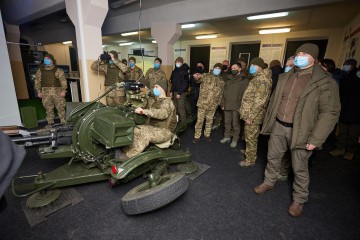 Volodymyr Zelenskyy got himself acquainted with the work of the training center “Desna” of the Ukrainian Ground Forces