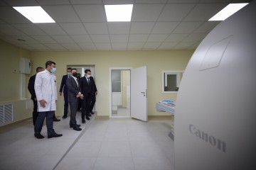 Володимир Зеленський оглянув приймальне відділення Хмельницької лікарні, відремонтоване в межах «Великого будівництва»