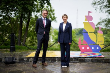 Посольство Королівства Швеція та перша леді України Олена Зеленська перетворили київські вулиці на AR-об'єкти та запустили аудіогід у Музеї Ваза