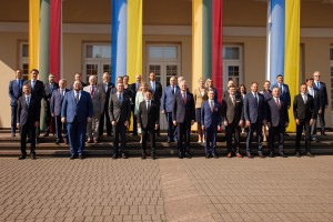 У межах робочого візиту до Литви Президент Володимир Зеленський взяв участь у відкритті Четвертої Конференції з питань реформ в Україні на тему «Сильна Україна у сильній європейській та євроатлантичній родині», 7 липня 2021 року