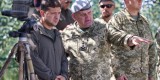 Під час робочої поїздки на Житомирщину Президент України Володимир Зеленський відвідав полігон навчально-тренувального центру Сил спеціальних операцій ЗСУ та переглянув демонстраційні дії авіаційного компоненту й групи спеціальних операцій з елементами десантування з літака, 29 липня 2021 року.
