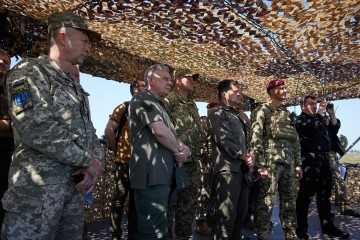 Volodymyr Zelenskyy watched large-scale exercises with participation of the Joint Forces Command of the AFU and all types and kinds of troops in the Mykolaiv region