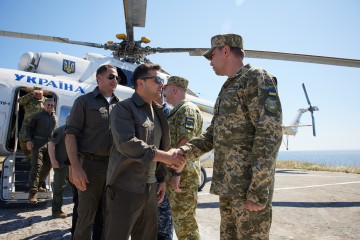 President visited Zmiyinyy Island and checked the readiness of the military to defend it