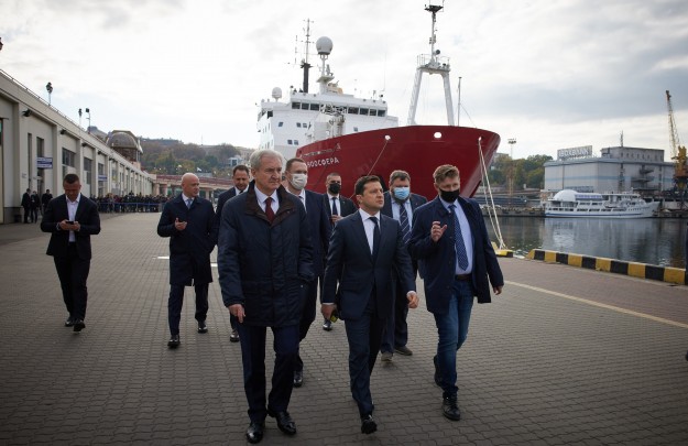President observed the Noosphere icebreaker that the state had purchased for Ukrainian polar explorers