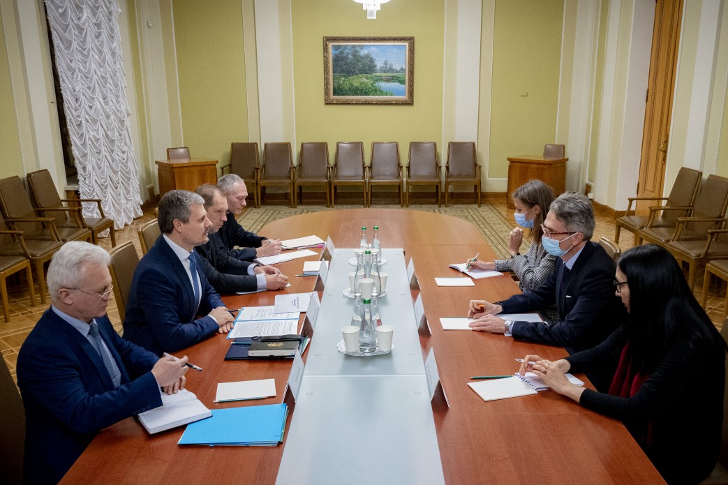 Роман Машовець і Посол Швеції обговорили безпекову ситуацію на сході й навколо України 