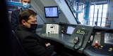Президент України Володимир Зеленський ознайомився з роботою регіонального дизель-поїзда ДПКр-3, який було збудовано цьогоріч на Крюківському вагонобудівному заводі (КВБЗ), та проїхав на ньому за маршрутом від технічної станції Дарниця до вокзалу Київ-Пасажирський, 9 листопада 2021 року. 