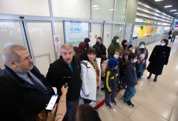 До України евакуювали ще 14 громадян, які перебували в сирійському таборі