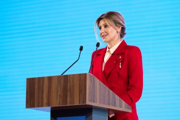 Олена Зеленська відкрила форум «Україна 30. Саміт. Діти»