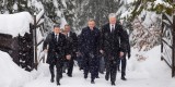 У державній резиденції «Синьогора» в Гуті Івано-Франківської області Президент України Володимир Зеленський, Президент Литви Гітанас Наусєда та Президент Польщі Анджей Дуда провели зустріч у форматі Люблінського трикутника, 20 грудня 2021 року.