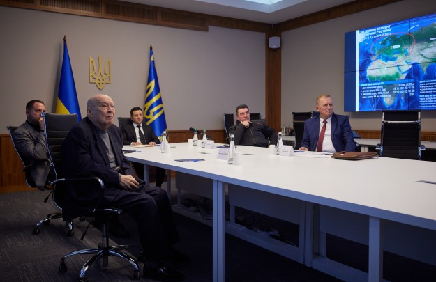 Украина впервые за десять лет вывела в космос свой спутник – Владимир Зеленский