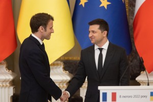 Президент України Володимир Зеленський зустрівся з Президентом Франції Еммануелем Макроном, який прибув до нашої країни з робочим візитом. За результатами зустрічі підписано низку двосторонніх документів, 8 лютого 2022 року.