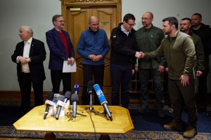 Президент України Володимир Зеленський зустрівся з головою польського уряду Матеушем Моравецьким, віце-прем'єр-міністром Польщі Ярославом Качиньським, Прем'єр-міністром Чехії Петром Фіалою та Прем'єр-міністром Словенії Янезом Яншею, які прибули до Києва, 15 березня 2022 року.