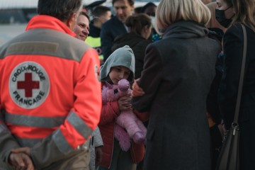 20 children - cancer patients arrived in France for treatment