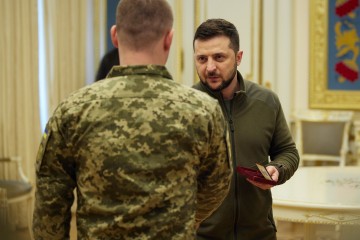 President presented state awards to the employees of the Security Service of Ukraine who proved themselves in repelling Russian aggression