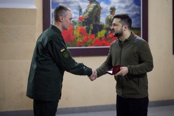 President awarded the National Guard soldiers who distinguished themselves in battles with the Russian aggressor