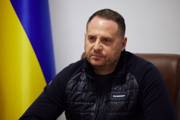 Give us more weapons - Andriy Yermak