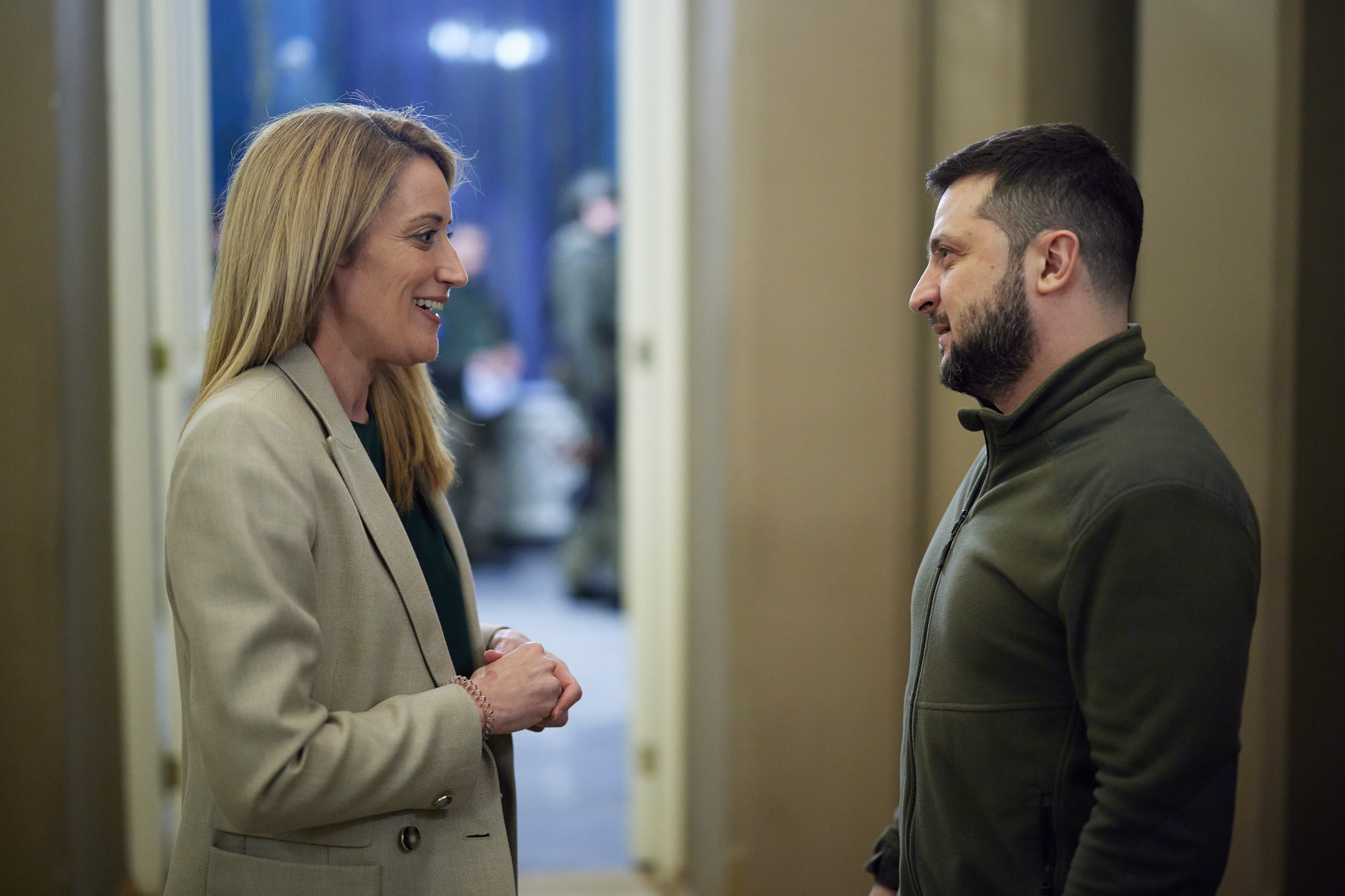 Президент України Володимир Зеленський провів зустріч із Президентом Європейського парламенту Робертою Мецолою, яка прибула до Києва, 1 квітня 2022 року.