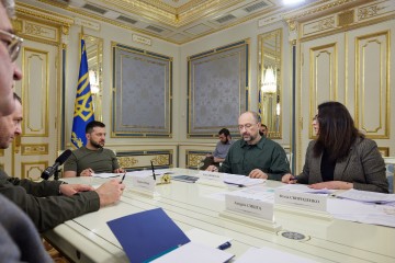 President held a meeting with members of the government on topical issues of martial law economy